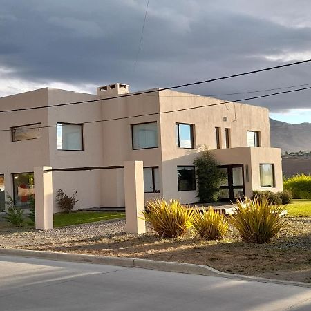 Casa Luminosa Con Parque Y Vista Espectacular Apartamento El Calafate Exterior foto