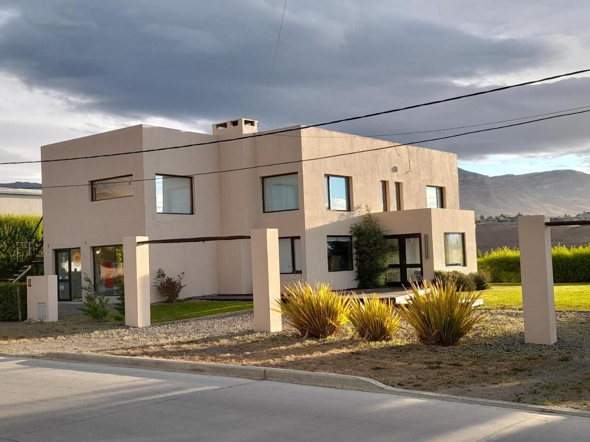 Casa Luminosa Con Parque Y Vista Espectacular Apartamento El Calafate Exterior foto